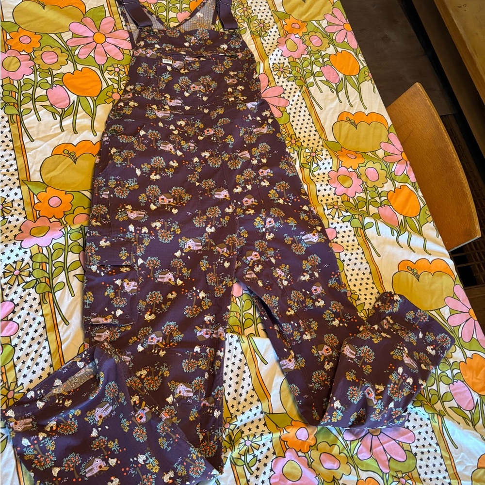 Duluth Trading Company Women’s Size Large Length 33 Overalls